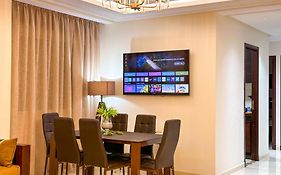 Luxoria Home - Centric Flat, Proximity To Corniche
